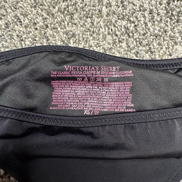 Victoria’s Secret - Picture 2 of 3